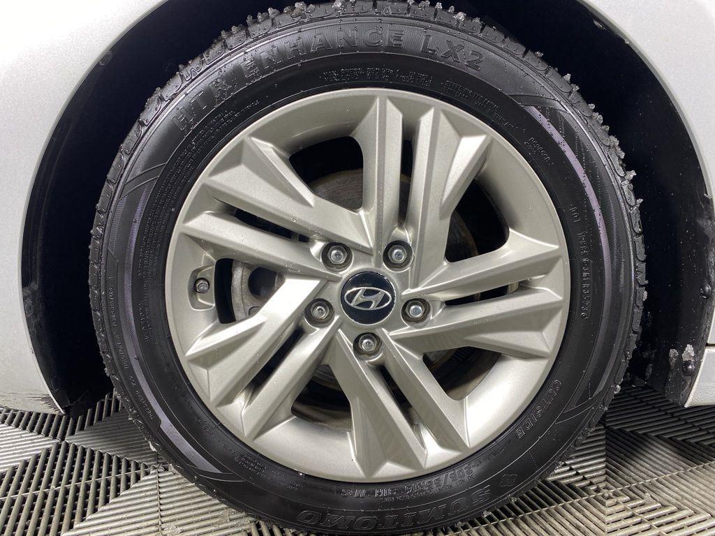 Used 2019 Silver Hyundai Value Edition image 16