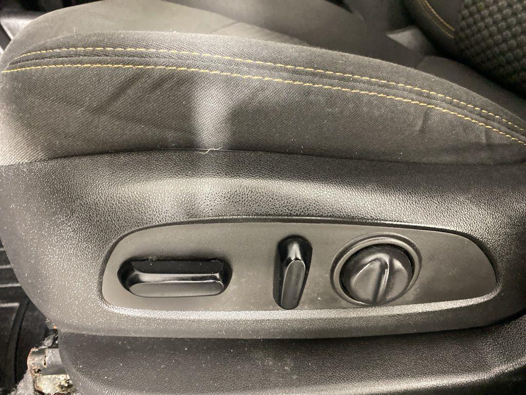 Used 2019 Summit White GMC SLE image 13