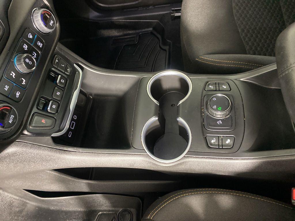Used 2019 Summit White GMC SLE image 23
