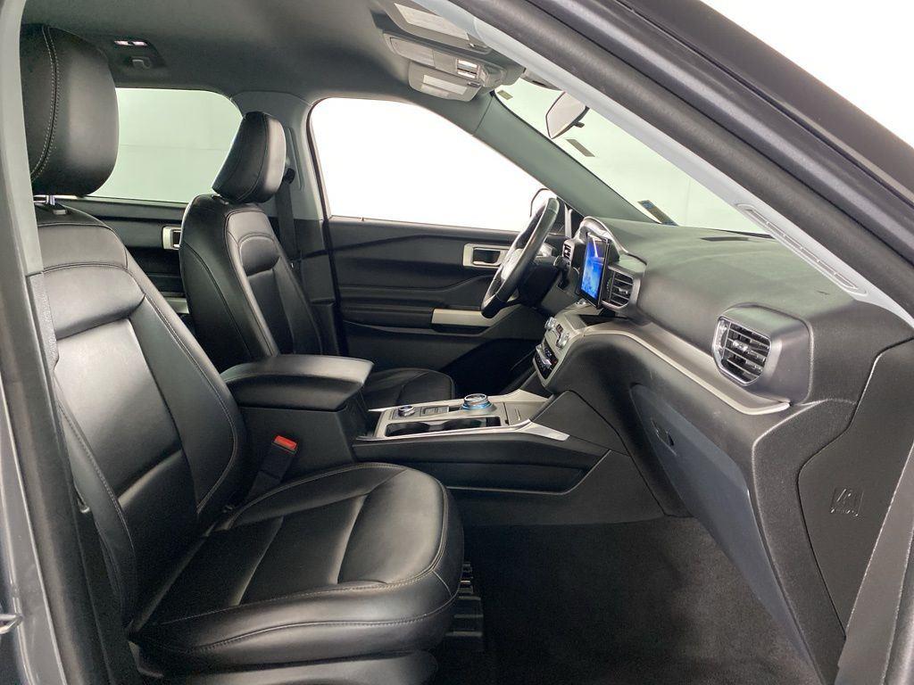 Used 2022 Gray Metallic Ford XLT image 29