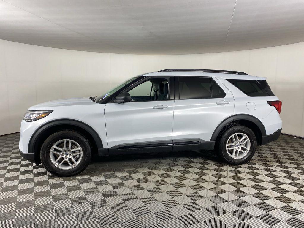 Used 2026 Star White Metallic Tri-Coat Ford Active image 6