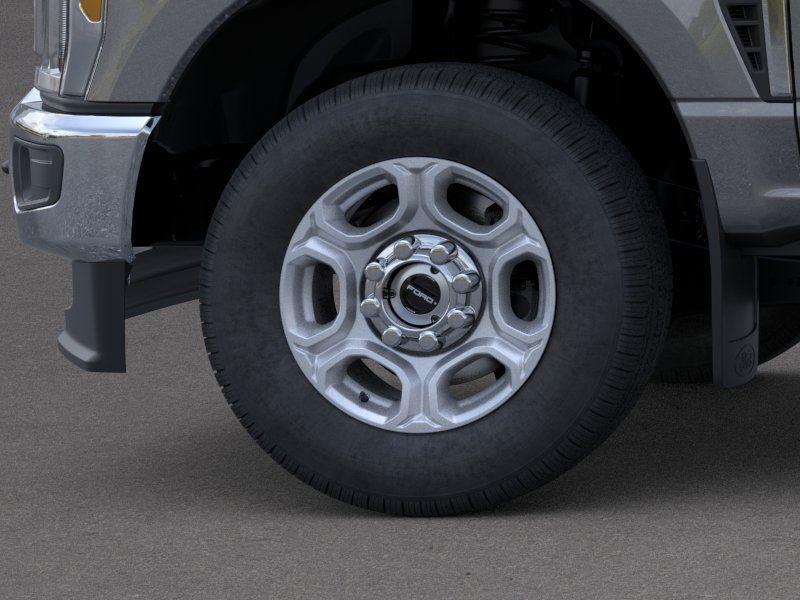 New 2026 Carbonized Gray FORD XLT image 19
