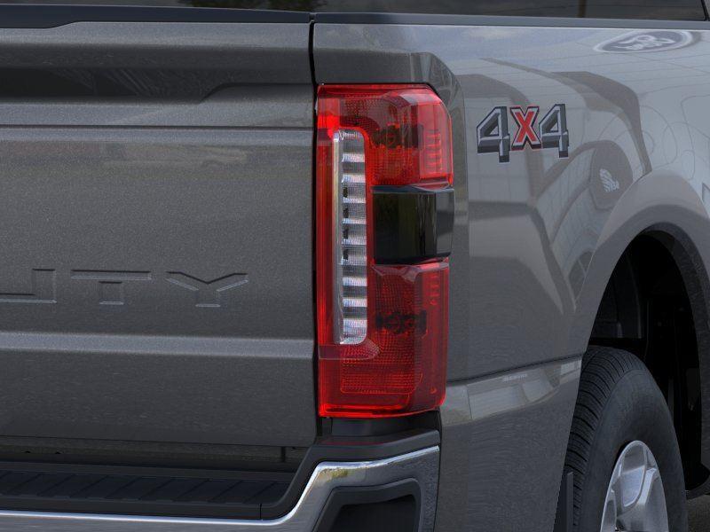 New 2026 Carbonized Gray FORD XLT image 21