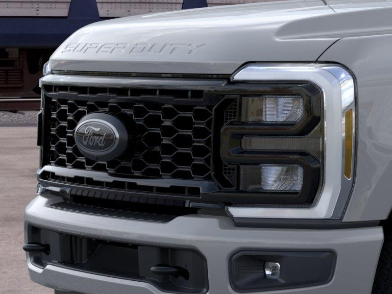 New 2026 Avalanche Gray Ford XLT image 17
