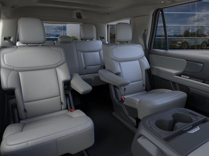 New 2026 Star White Metallic Tri-Coat Ford Active image 11