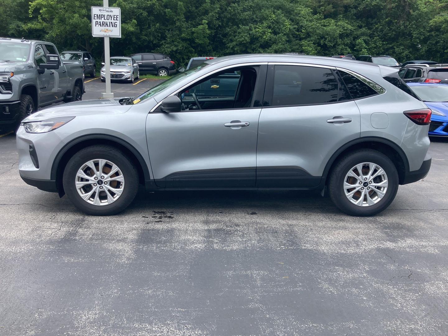 Used 2023 Iconic Silver Ford Active image 4