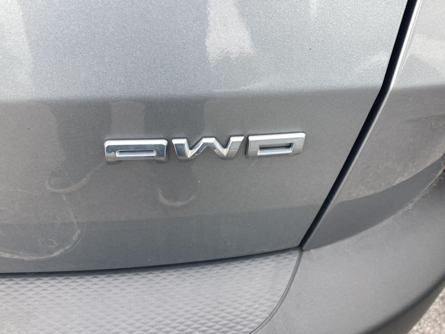Used 2023 Iconic Silver Ford Active image 12
