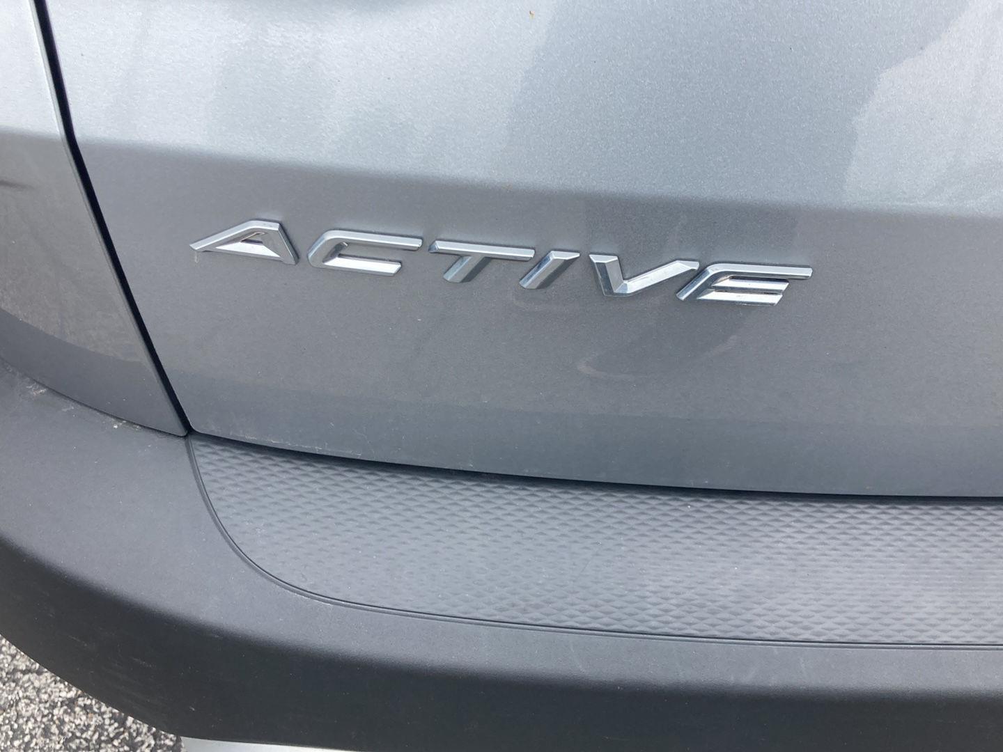 Used 2023 Iconic Silver Ford Active image 13