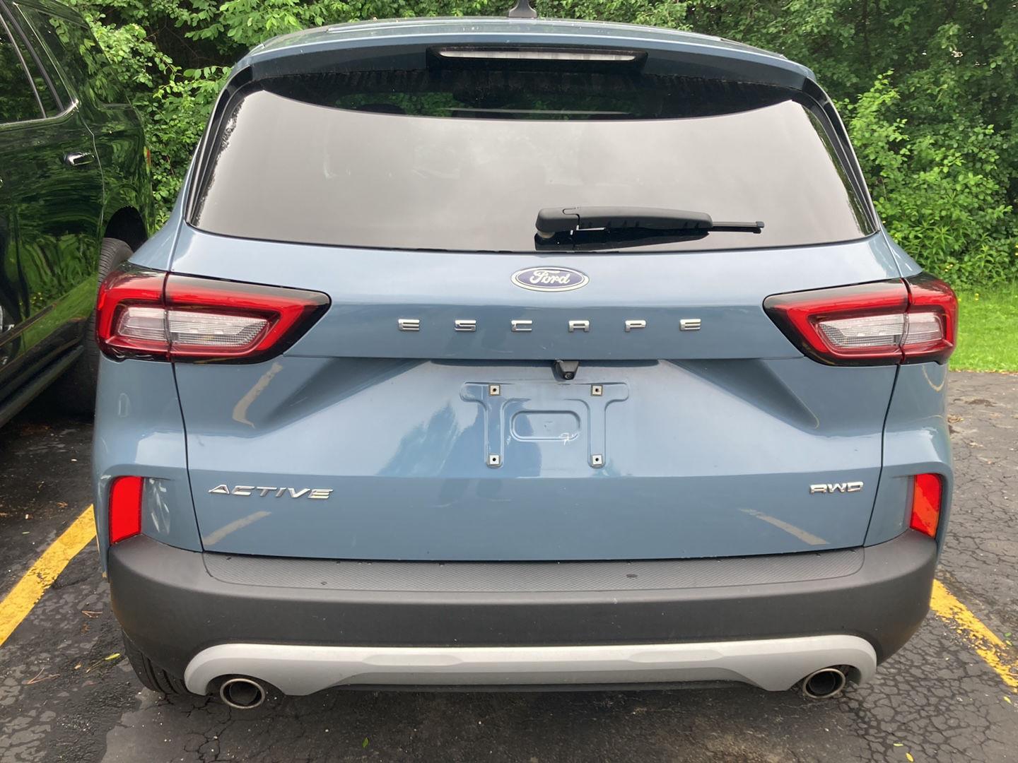 Used 2023 Vapor Blue Ford Active image 5