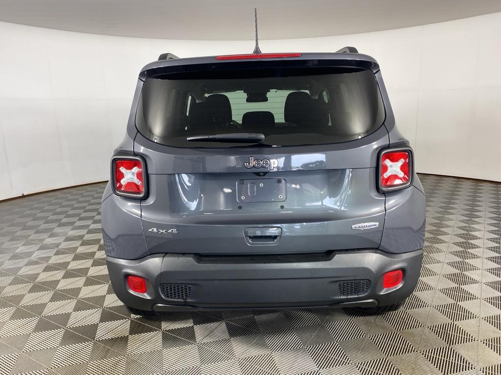 Used 2022 Graphite Gray Jeep Latitude image 7