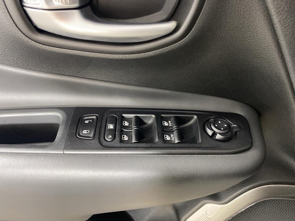 Used 2022 Graphite Gray Jeep Latitude image 12