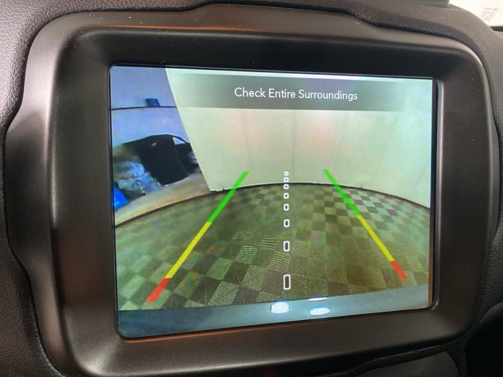 Used 2022 Graphite Gray Jeep Latitude image 18