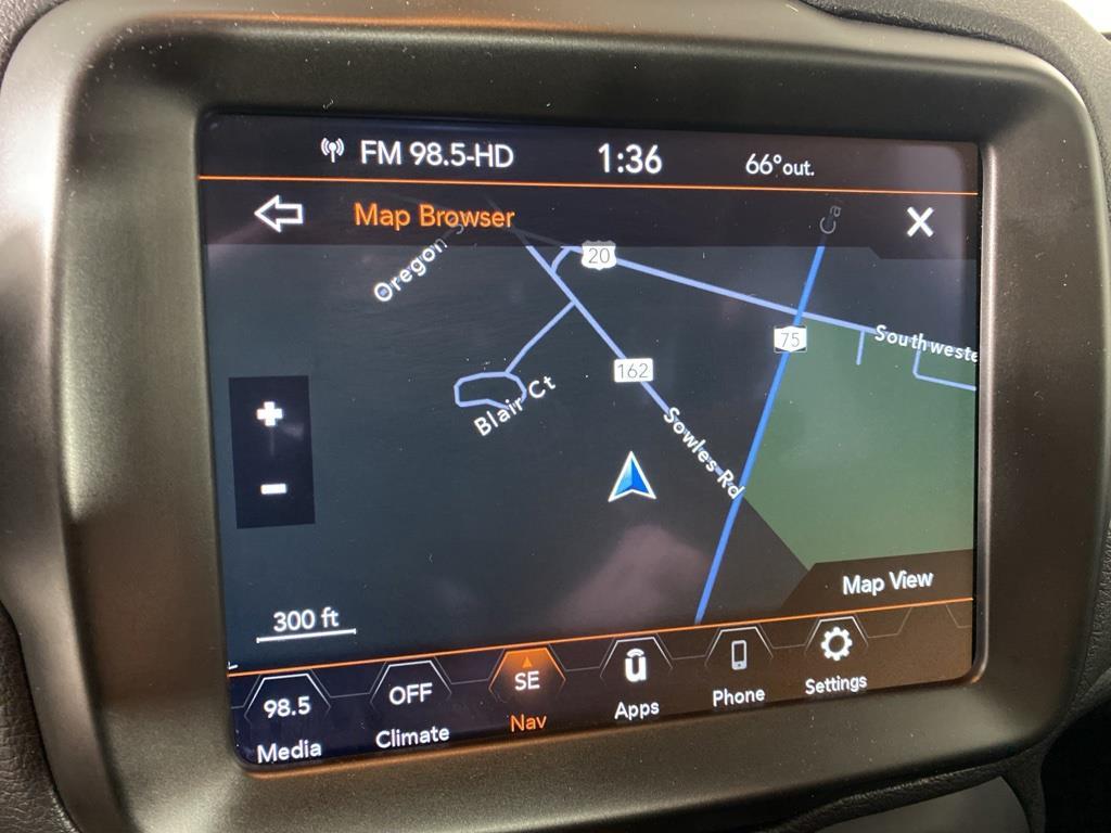 Used 2022 Graphite Gray Jeep Latitude image 19