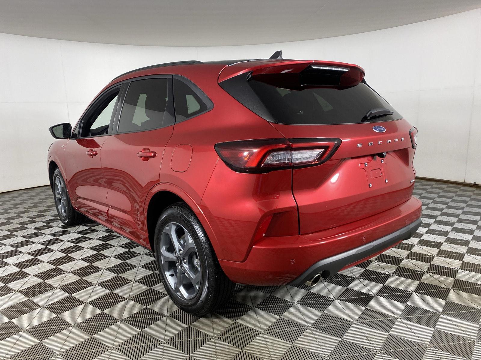 Used 2023 Rapid Red Metallic Tinted Clearcoat Ford ST-Line image 5