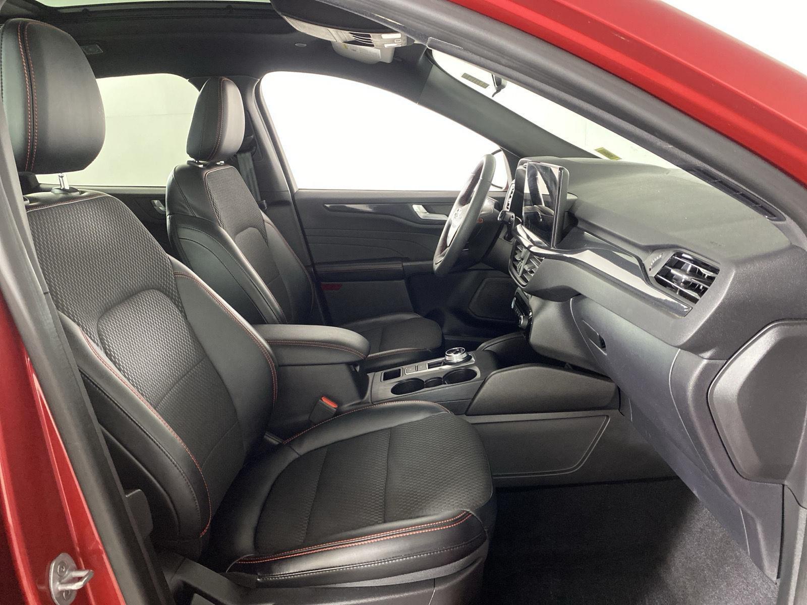 Used 2023 Rapid Red Metallic Tinted Clearcoat Ford ST-Line image 28