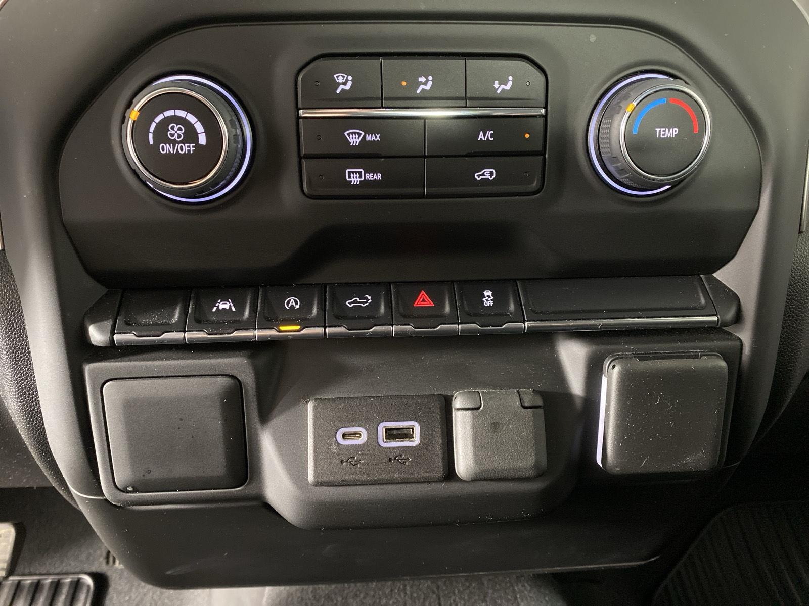 Used 2022 Silver Ice Metallic Chevrolet Custom image 18