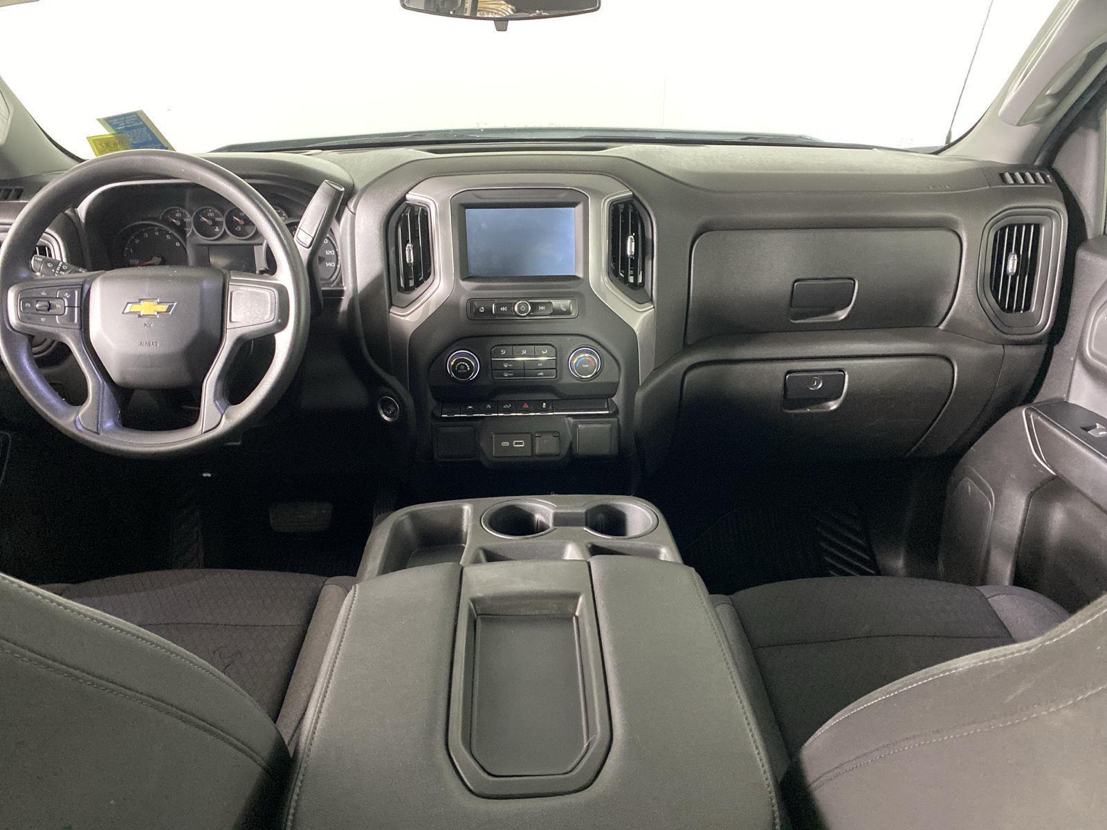 Used 2022 Silver Ice Metallic Chevrolet Custom image 21