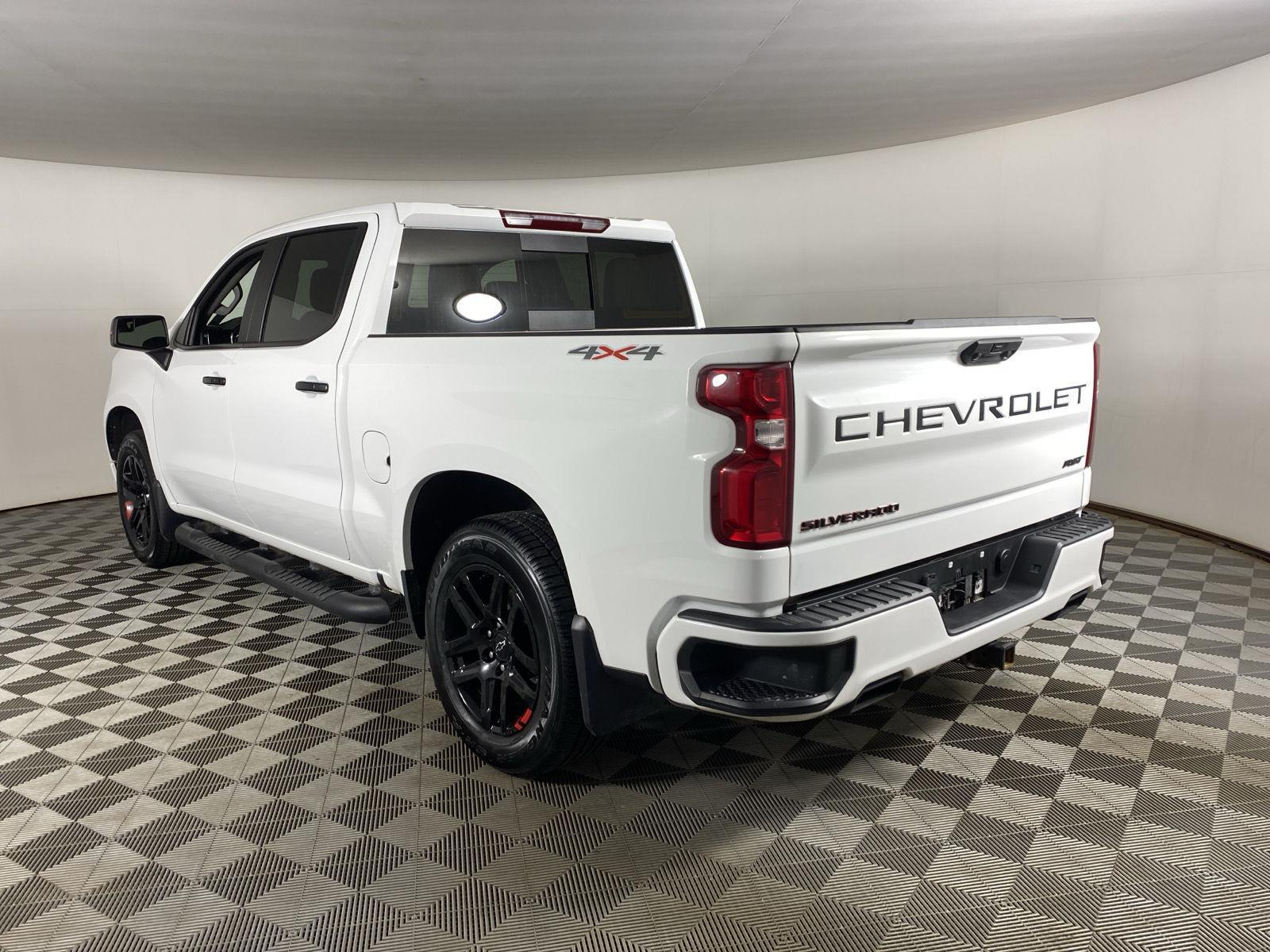 Used 2025 Summit White Chevrolet RST image 5