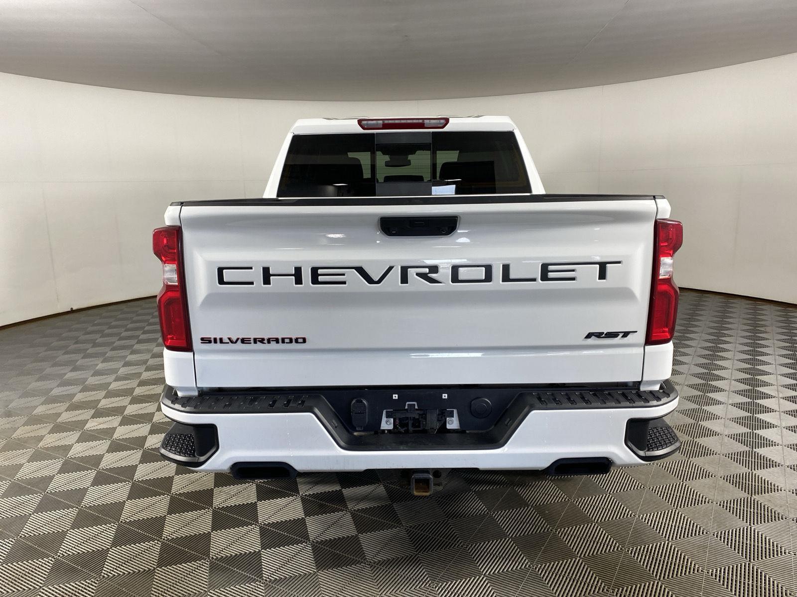 Used 2025 Summit White Chevrolet RST image 6