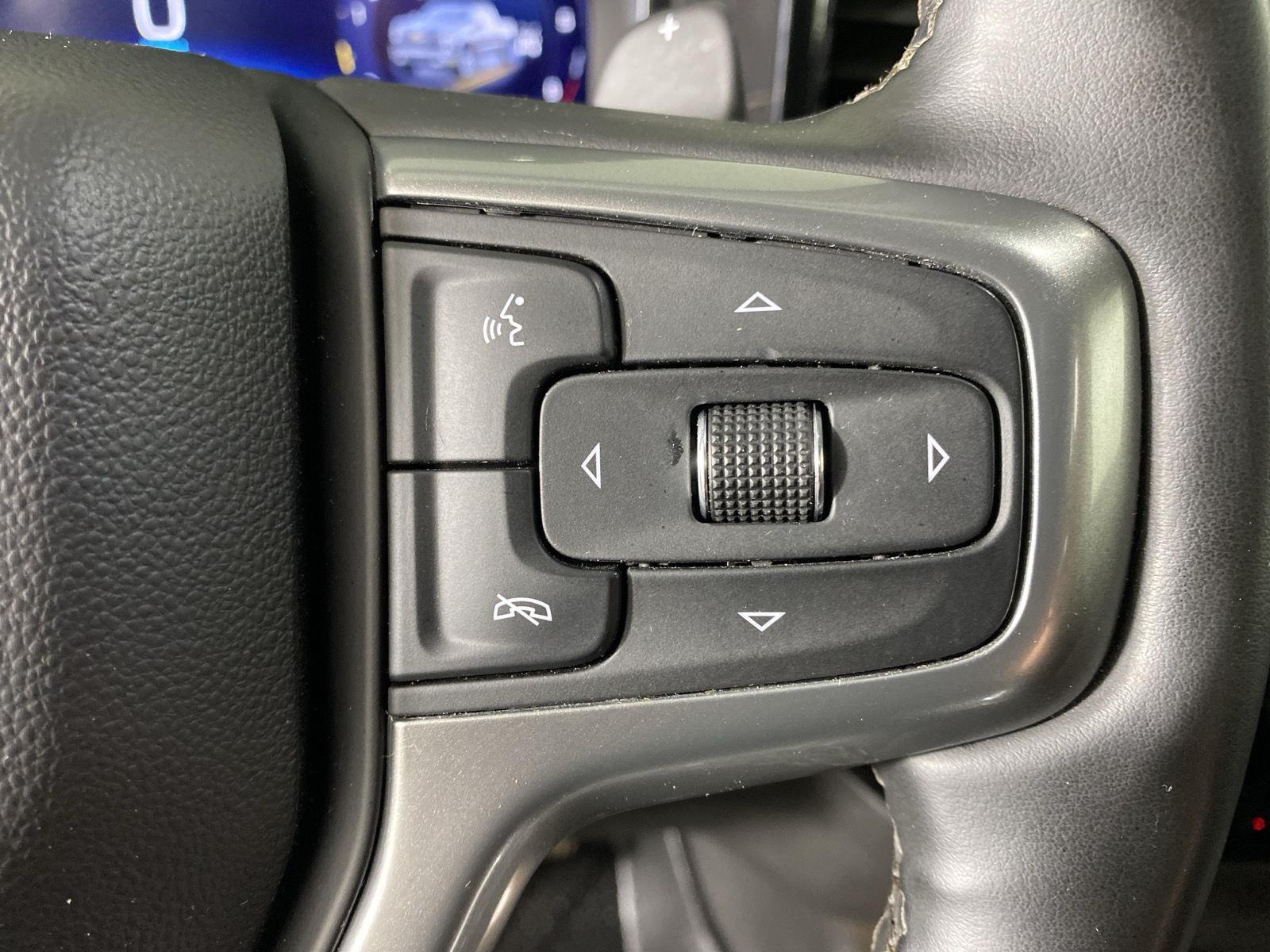Used 2025 Summit White Chevrolet RST image 16