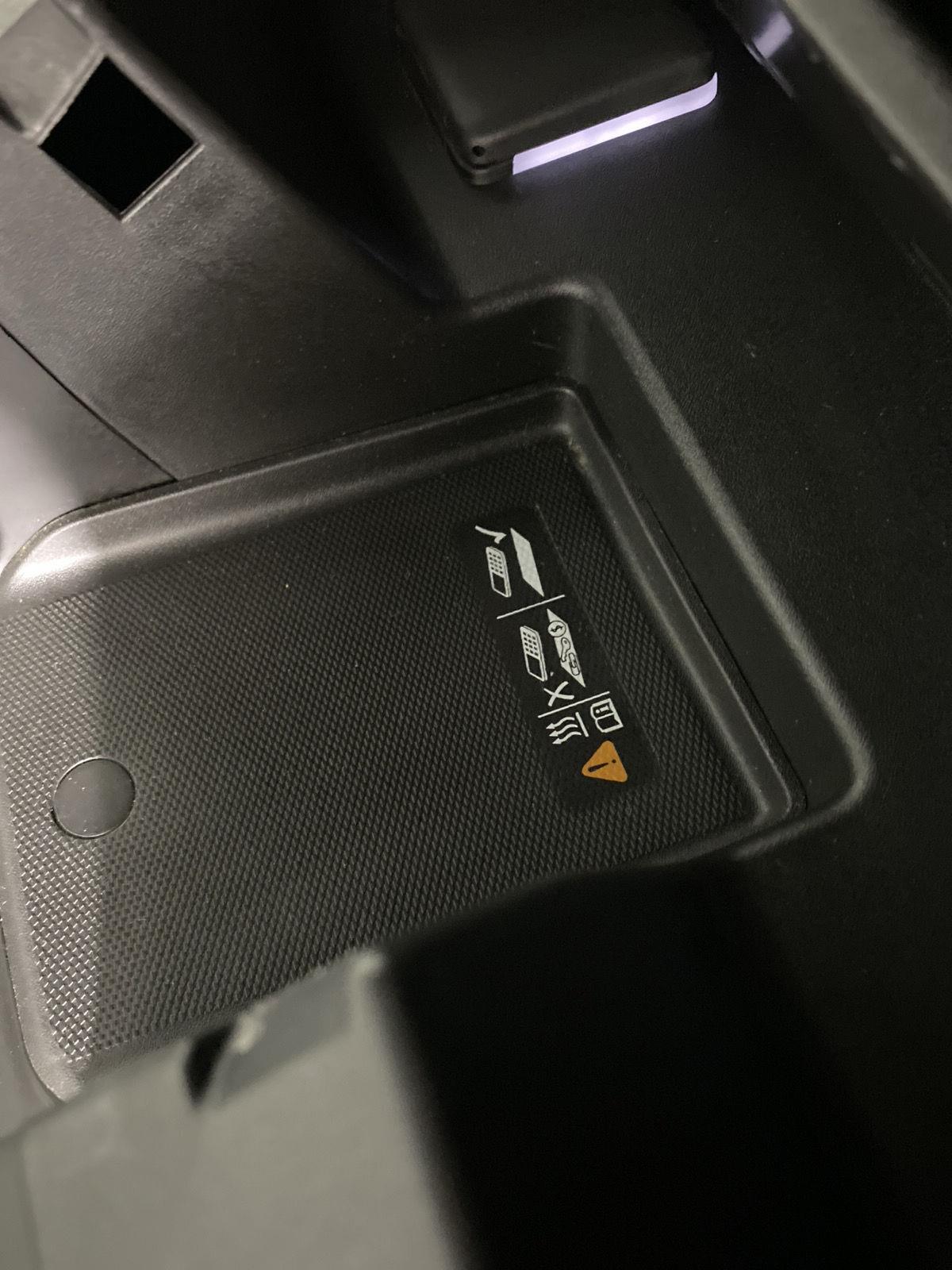 Used 2025 Summit White Chevrolet RST image 22