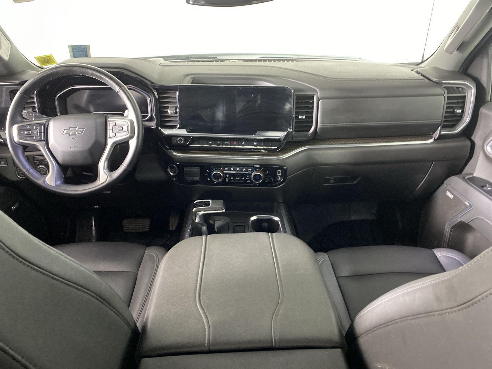 Used 2025 Summit White Chevrolet RST image 26