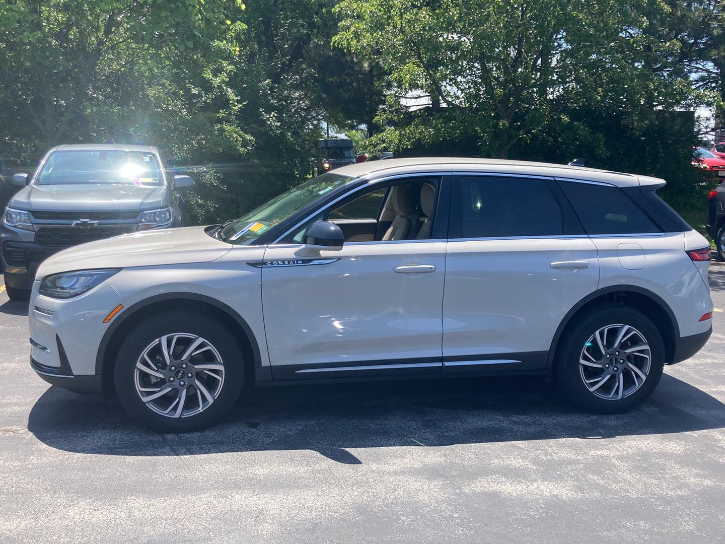 Used 2023 Ceramic Pearl Metallic Tinted Clearcoat Lincoln Standard image 4