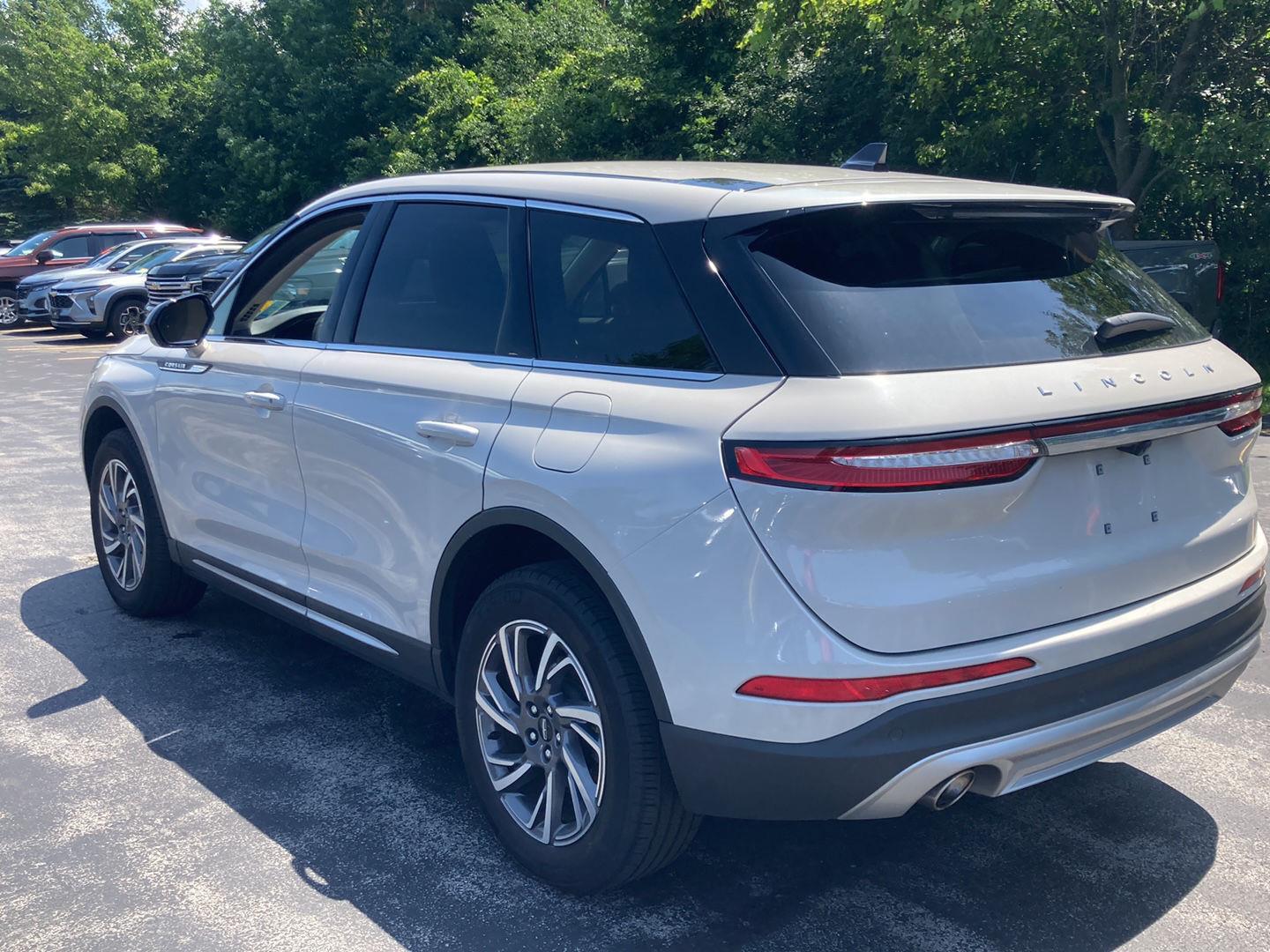 Used 2023 Ceramic Pearl Metallic Tinted Clearcoat Lincoln Standard image 5