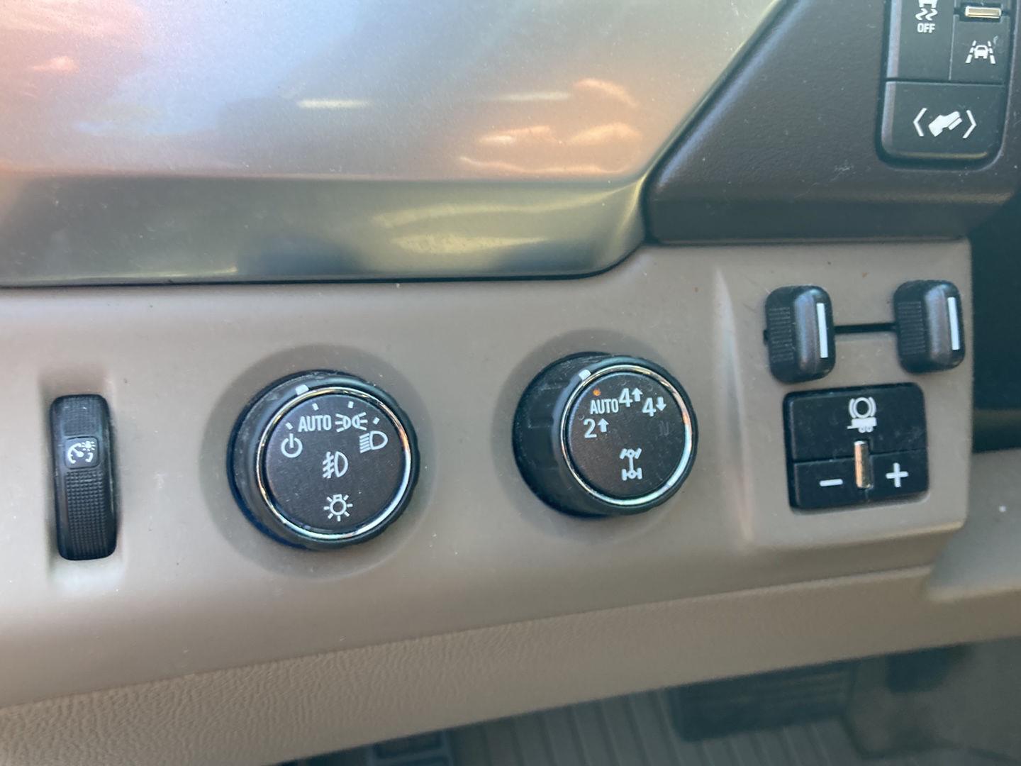 Used 2019 Pepperdust Metallic Chevrolet LT image 15