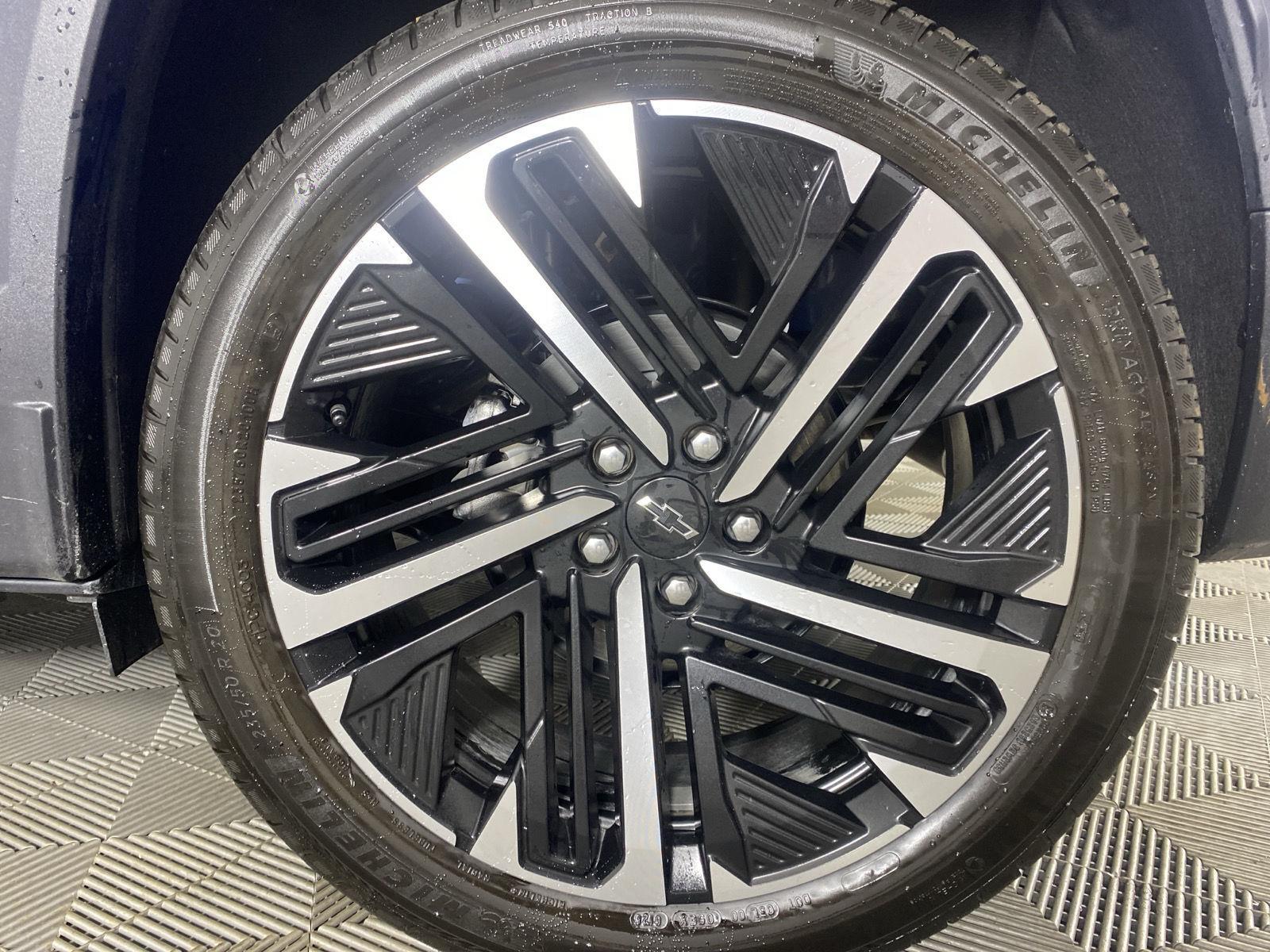 Used 2026 Blue Metallic Chevrolet RS image 9
