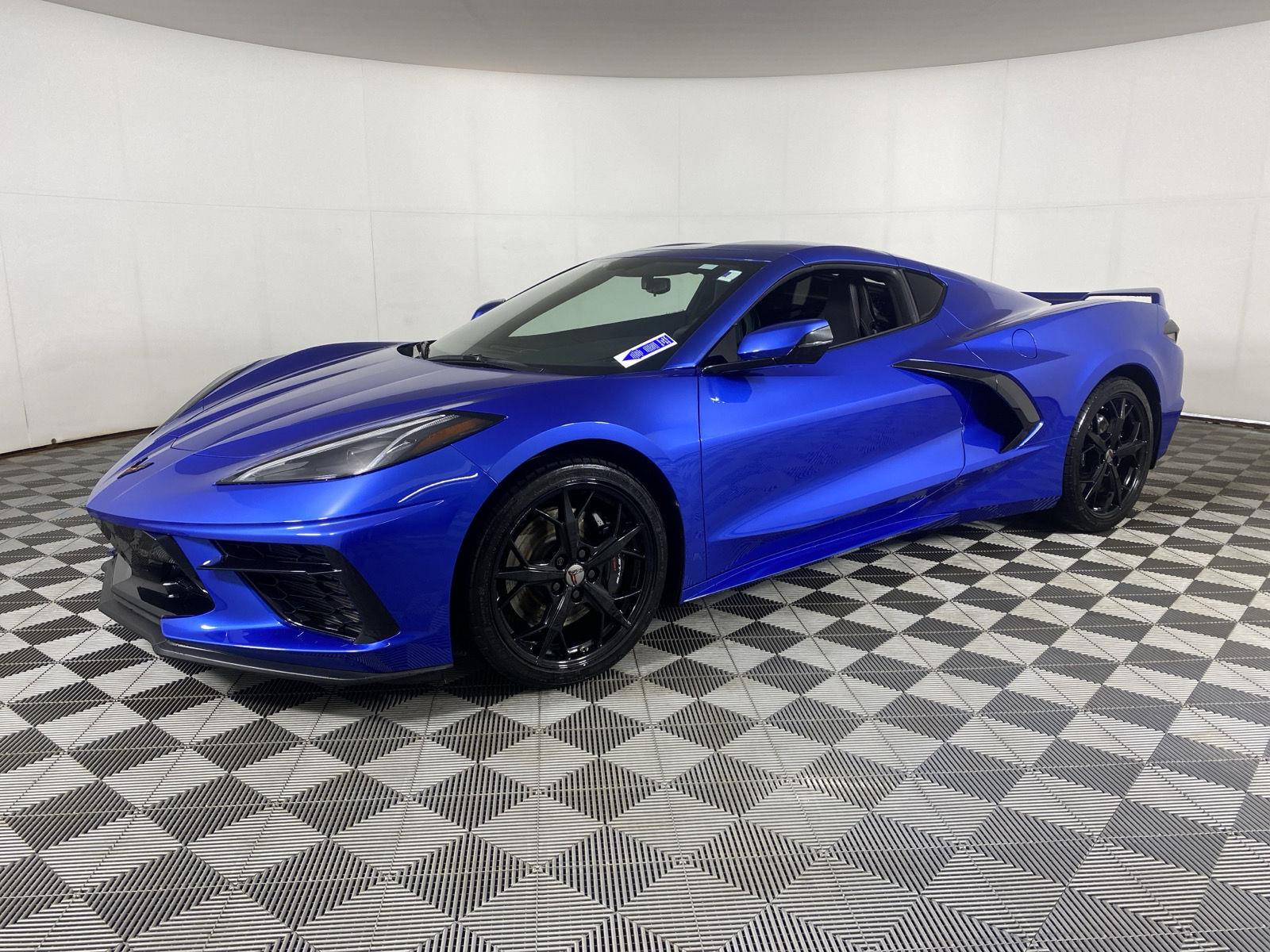 Used 2020 Elkhart Lake Blue Metallic Chevrolet 1LT image 3
