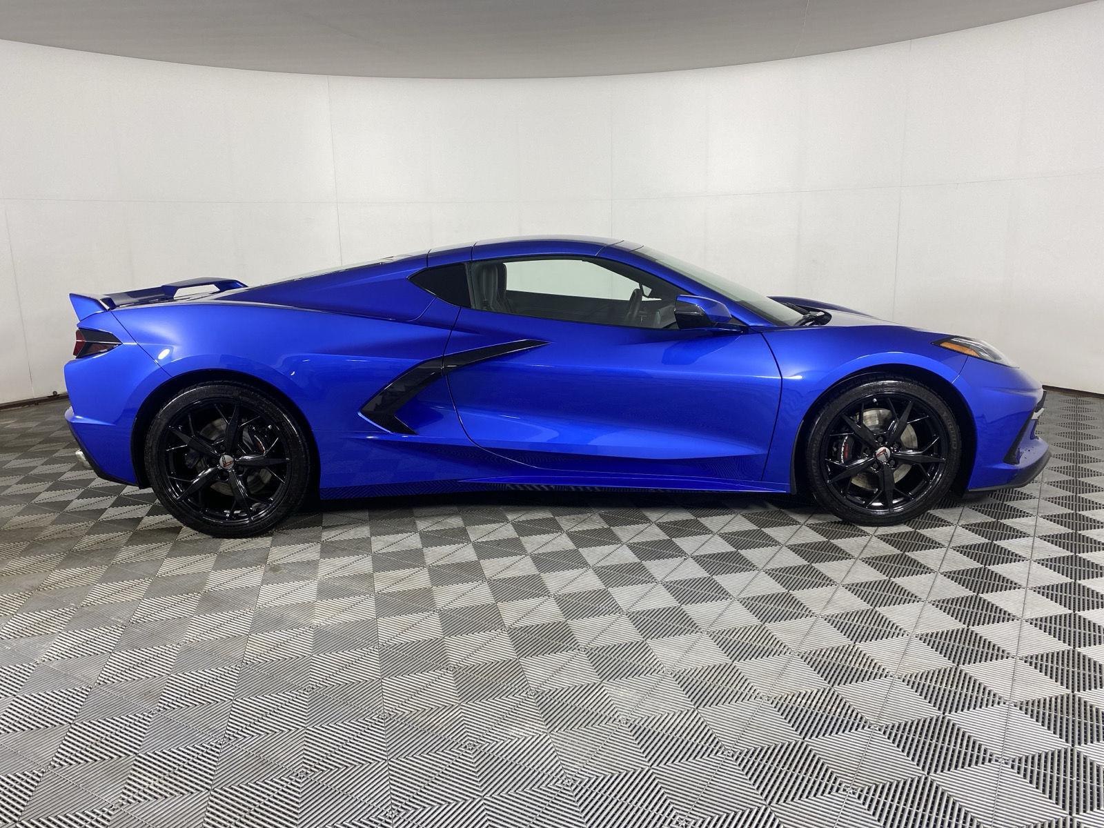 Used 2020 Elkhart Lake Blue Metallic Chevrolet 1LT image 8