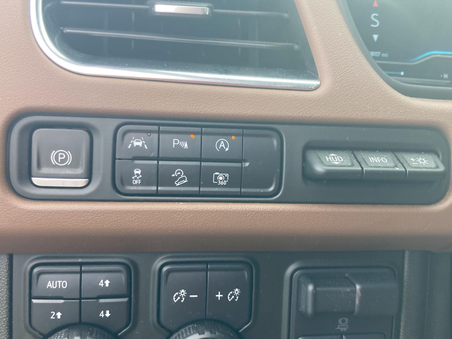 Used 2023 Iridescent Pearl Tricoat Chevrolet High Country image 16