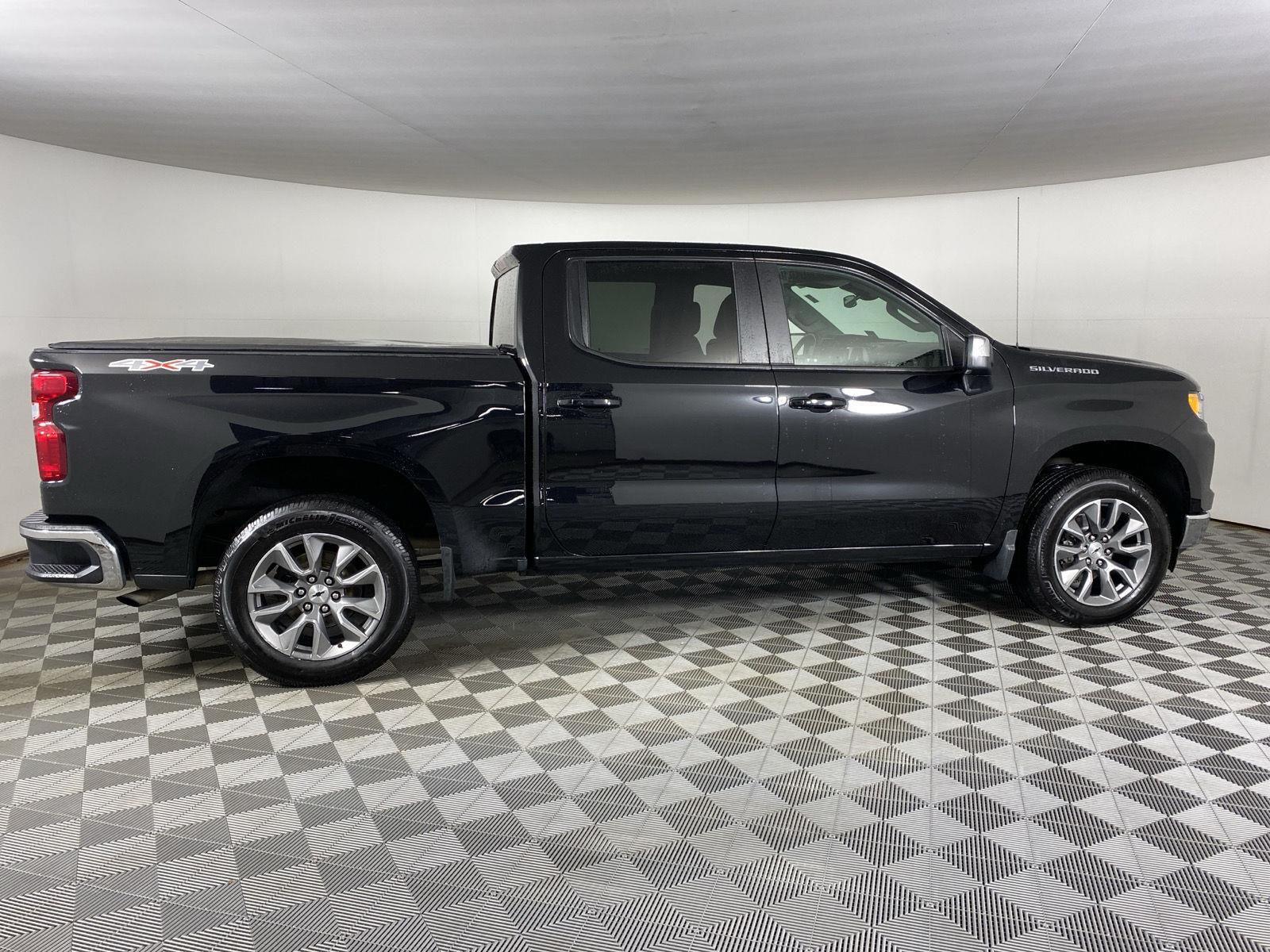 Used 2023 Black Chevrolet LT image 8