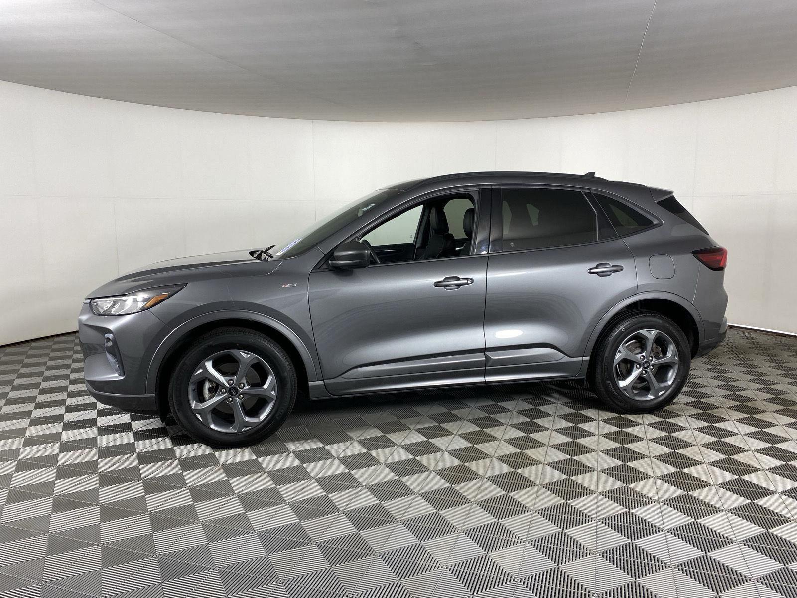 Used 2023 Carbonized Gray Ford ST-Line image 4