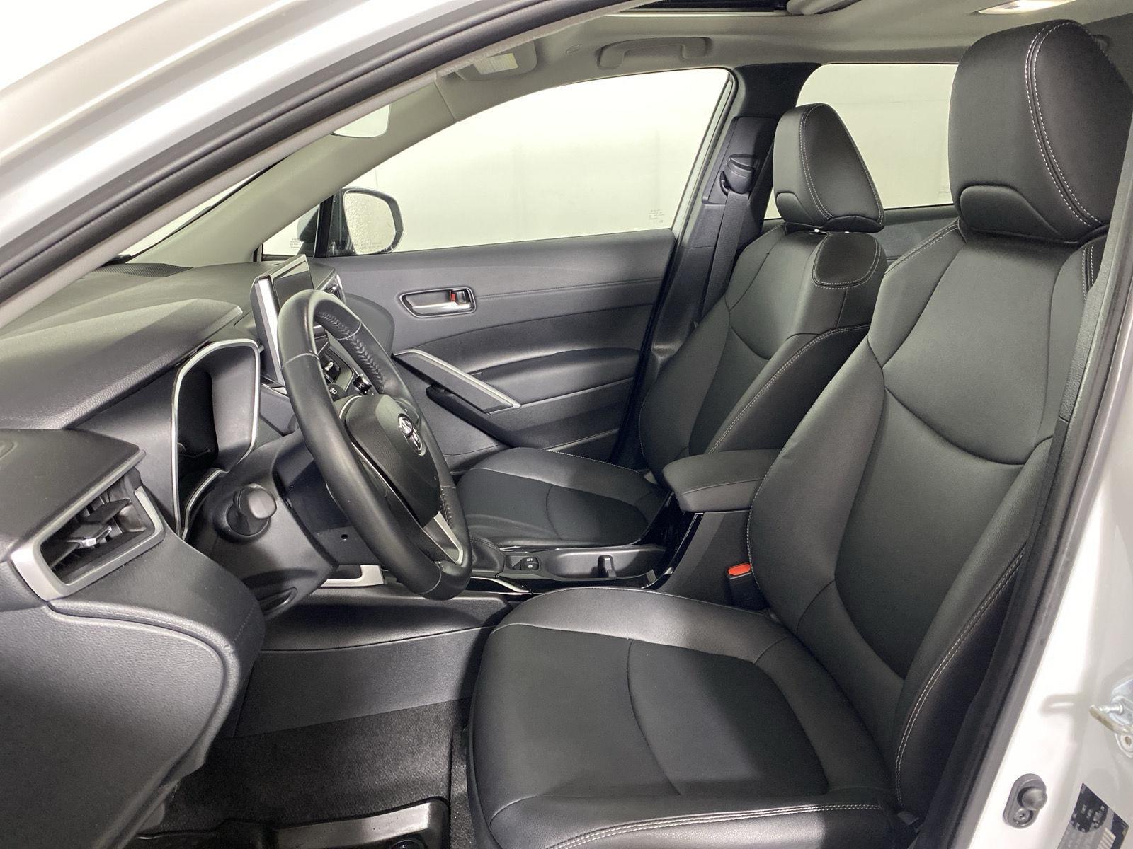 Used 2024 Wind Chill Pearl Toyota XLE image 10