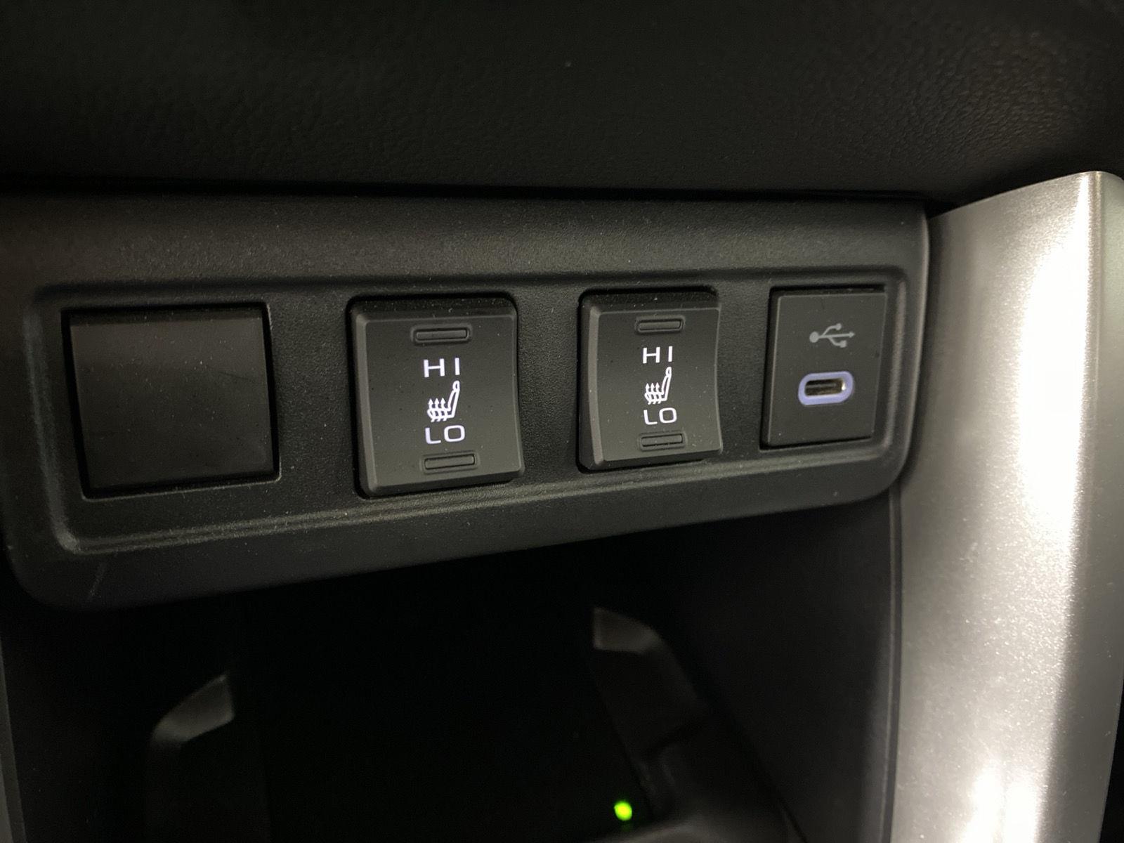Used 2024 Wind Chill Pearl Toyota XLE image 20