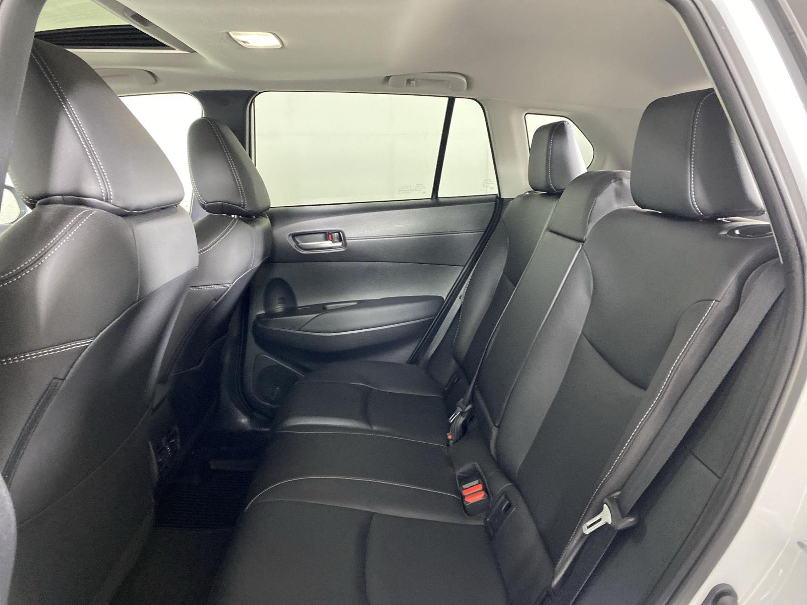 Used 2024 Wind Chill Pearl Toyota XLE image 24