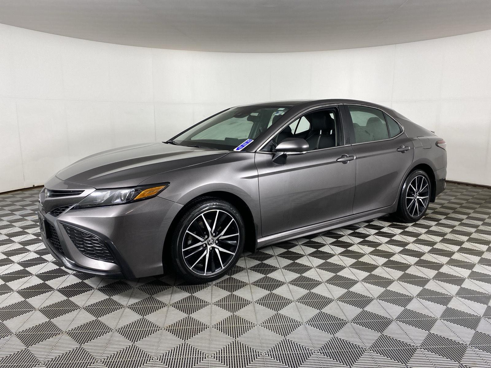 Used 2024 Predawn Gray Mica Toyota SE image 3