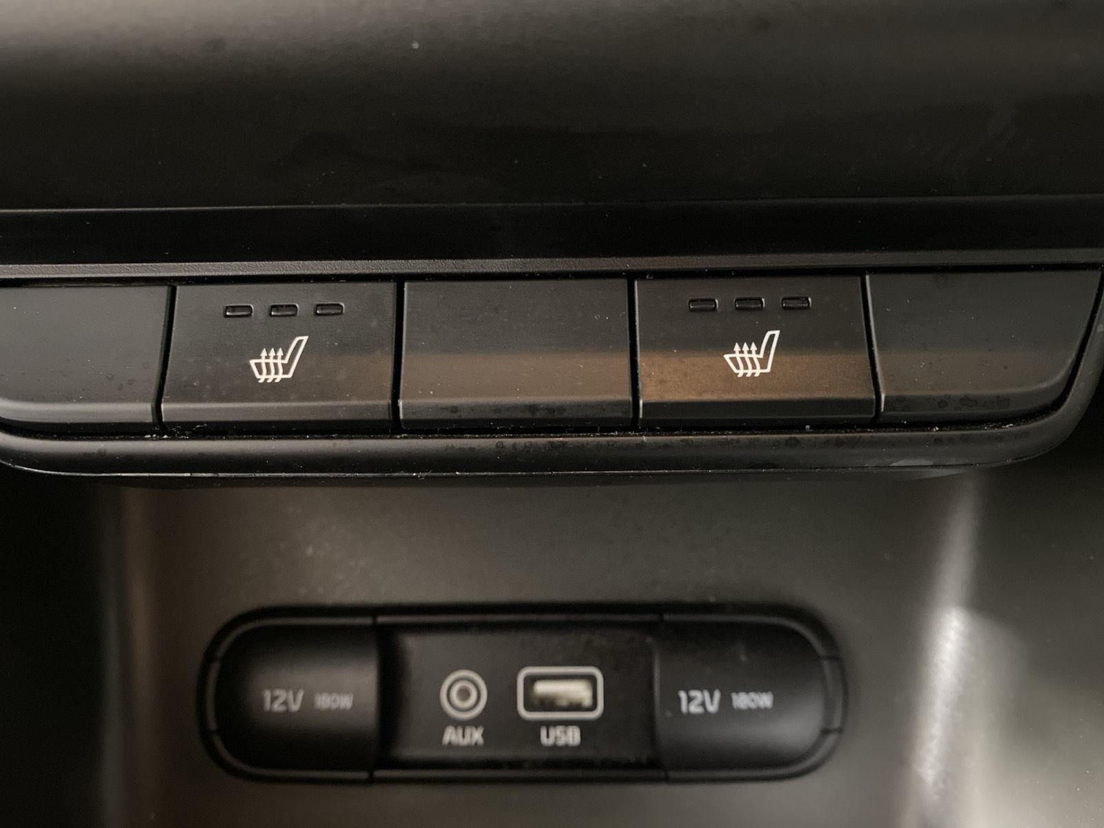 Used 2019 Sparkling Silver Kia LX image 20