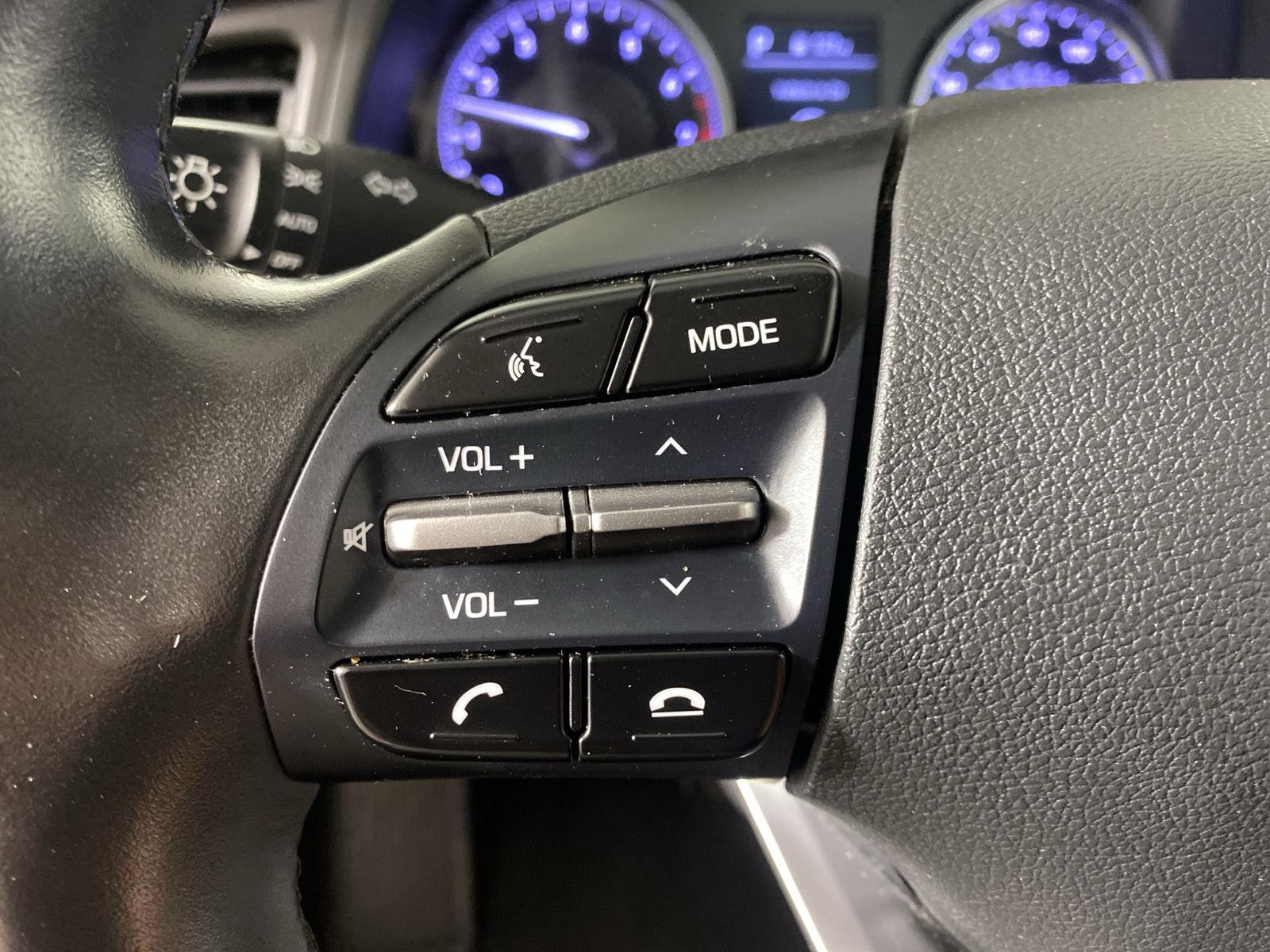 Used 2020 Calypso Red Hyundai Value Edition image 14
