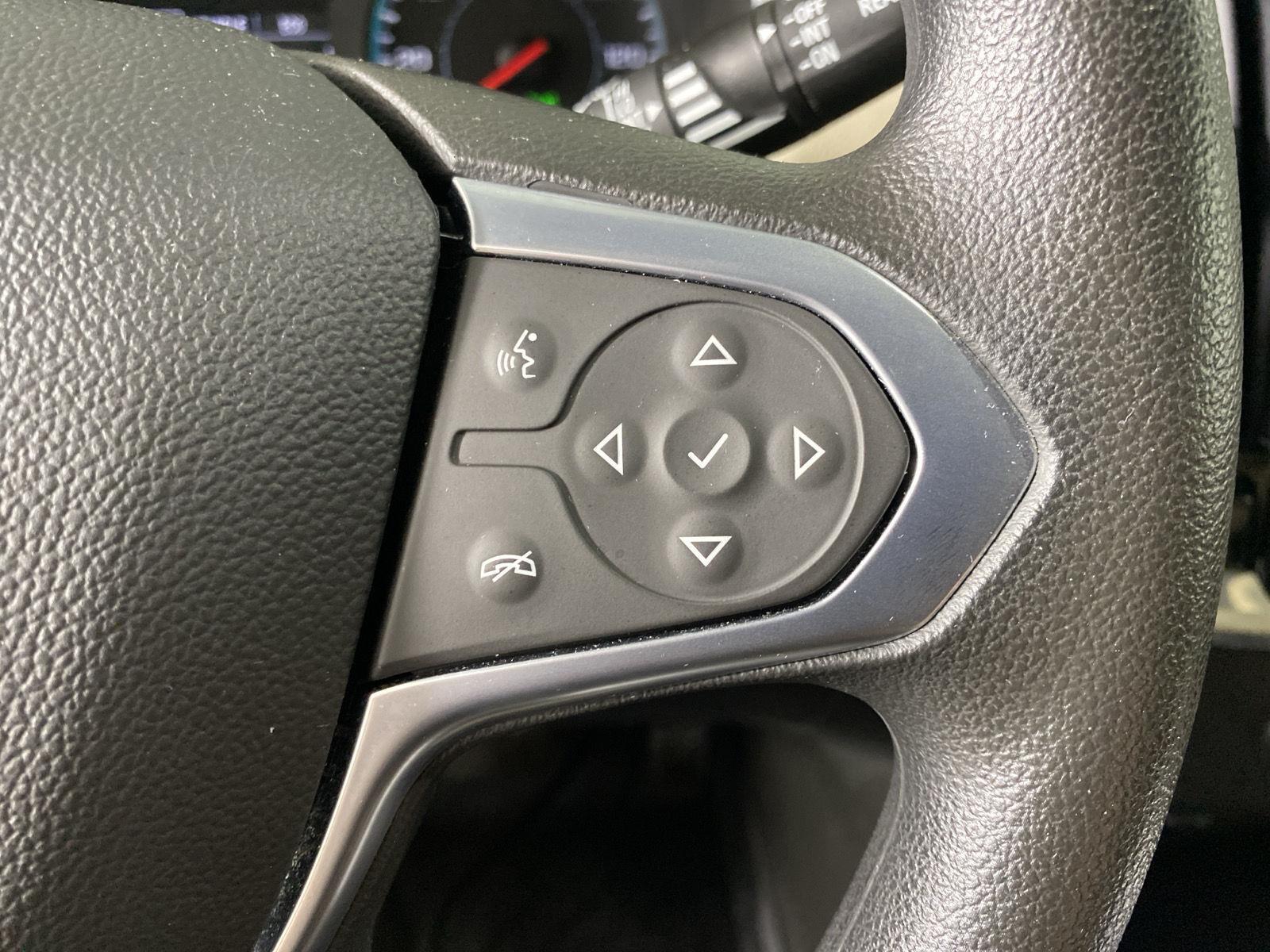 Used 2023 Wh Chevrolet  image 14