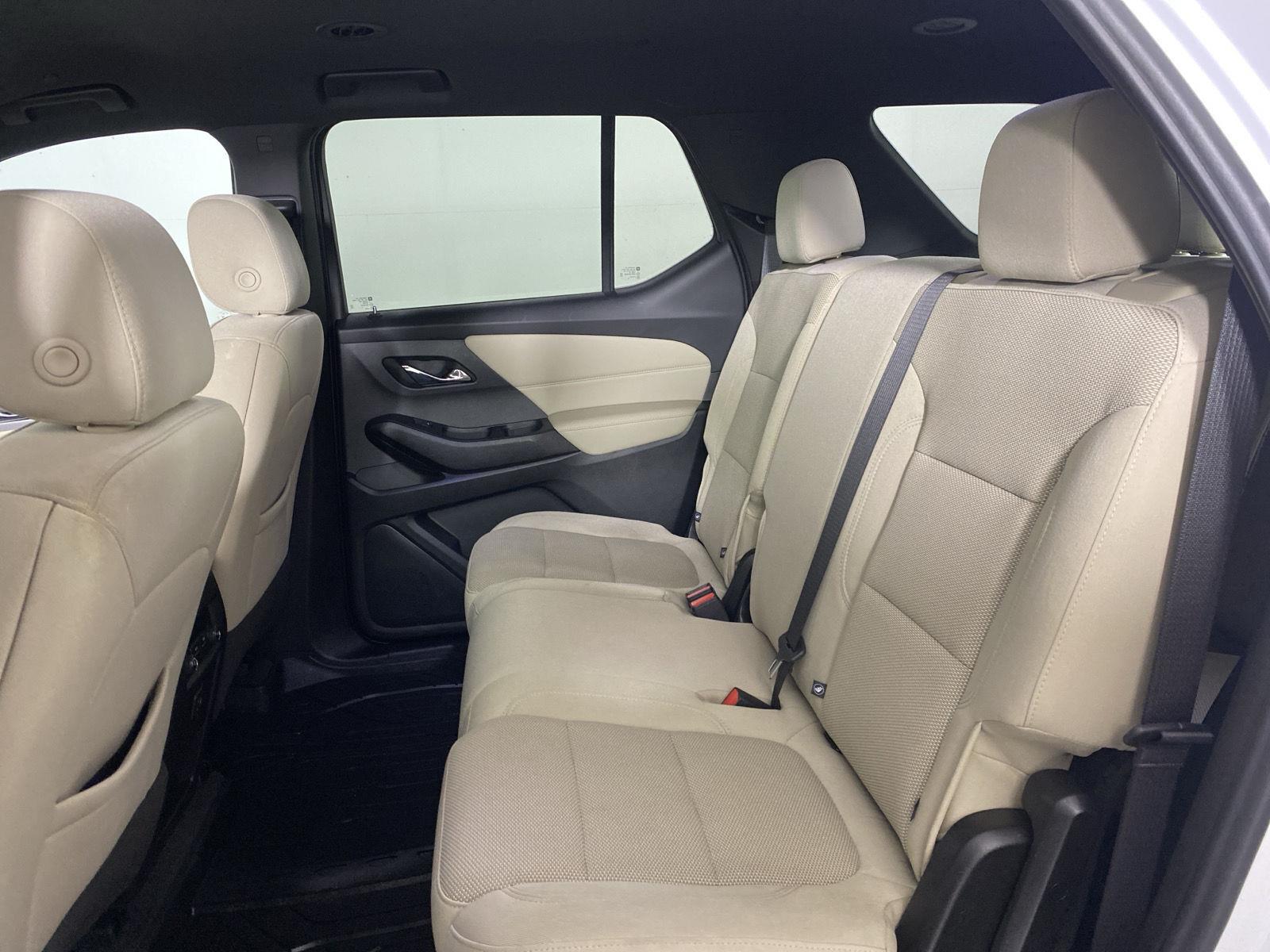 Used 2023 Wh Chevrolet  image 21