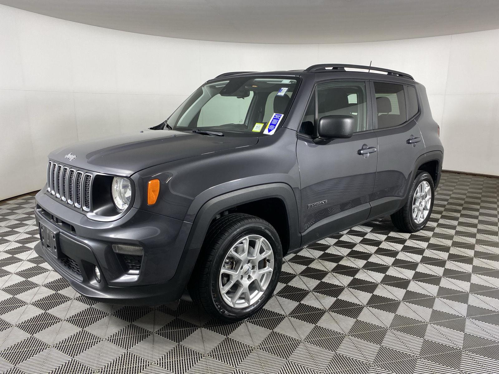 Used 2022 Graphite Gray Jeep Latitude image 3