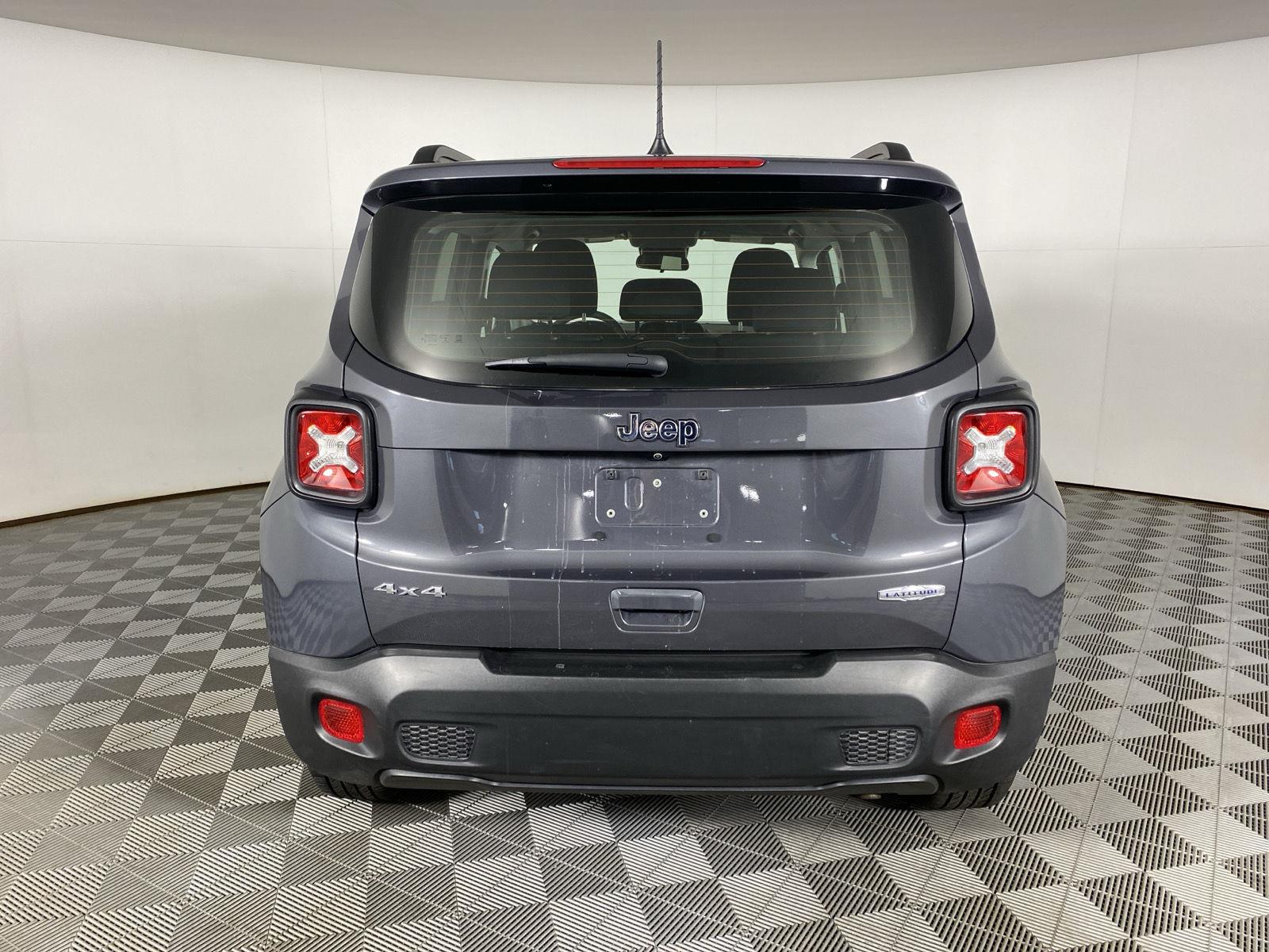 Used 2022 Graphite Gray Jeep Latitude image 6