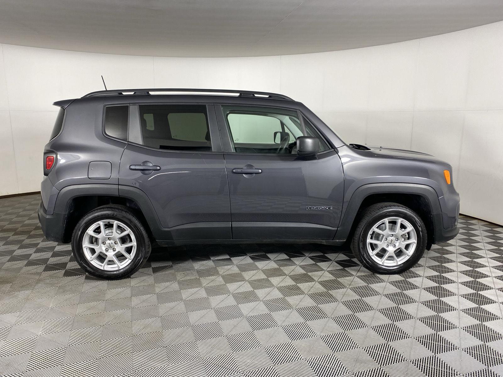 Used 2022 Graphite Gray Jeep Latitude image 8