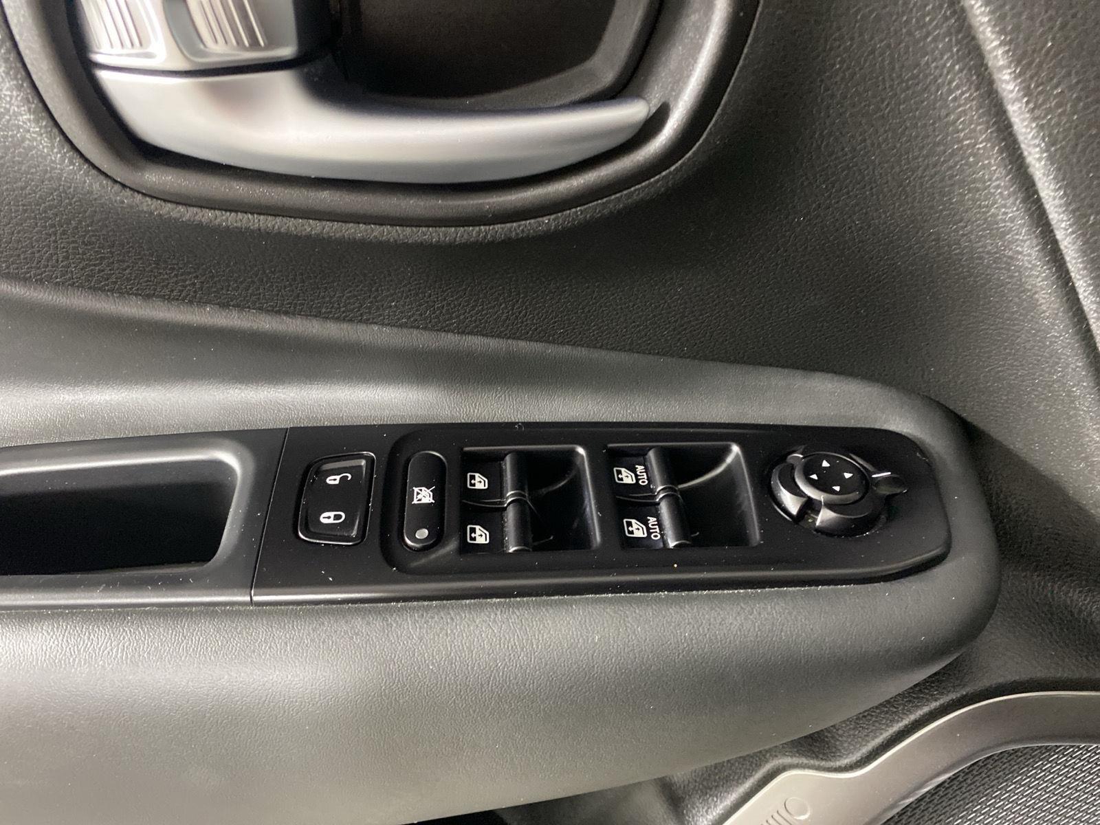 Used 2022 Graphite Gray Jeep Latitude image 11