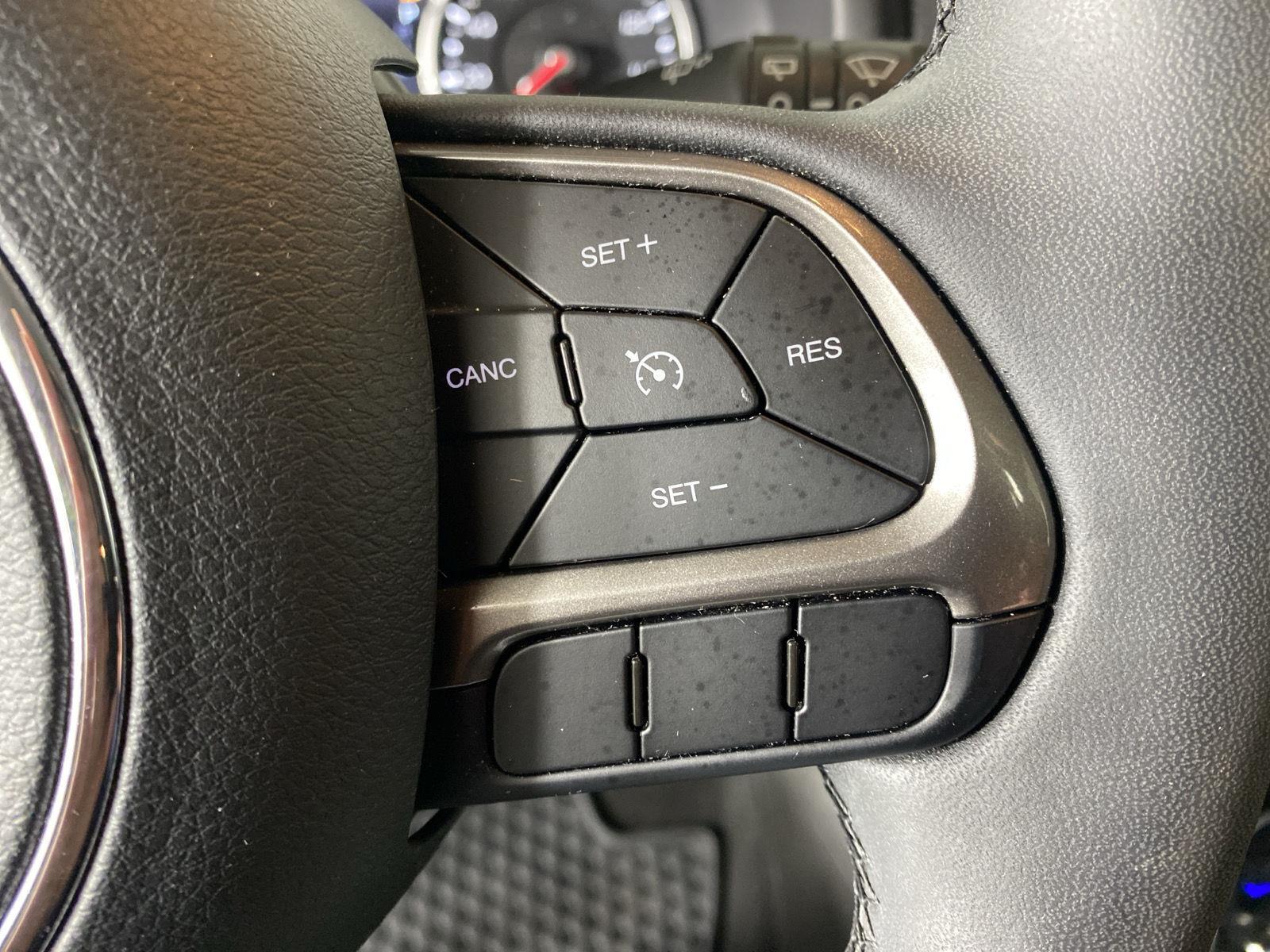 Used 2022 Graphite Gray Jeep Latitude image 15