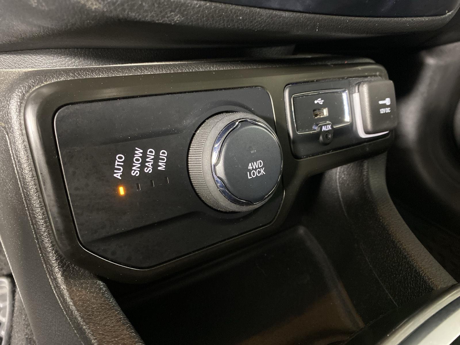Used 2022 Graphite Gray Jeep Latitude image 20
