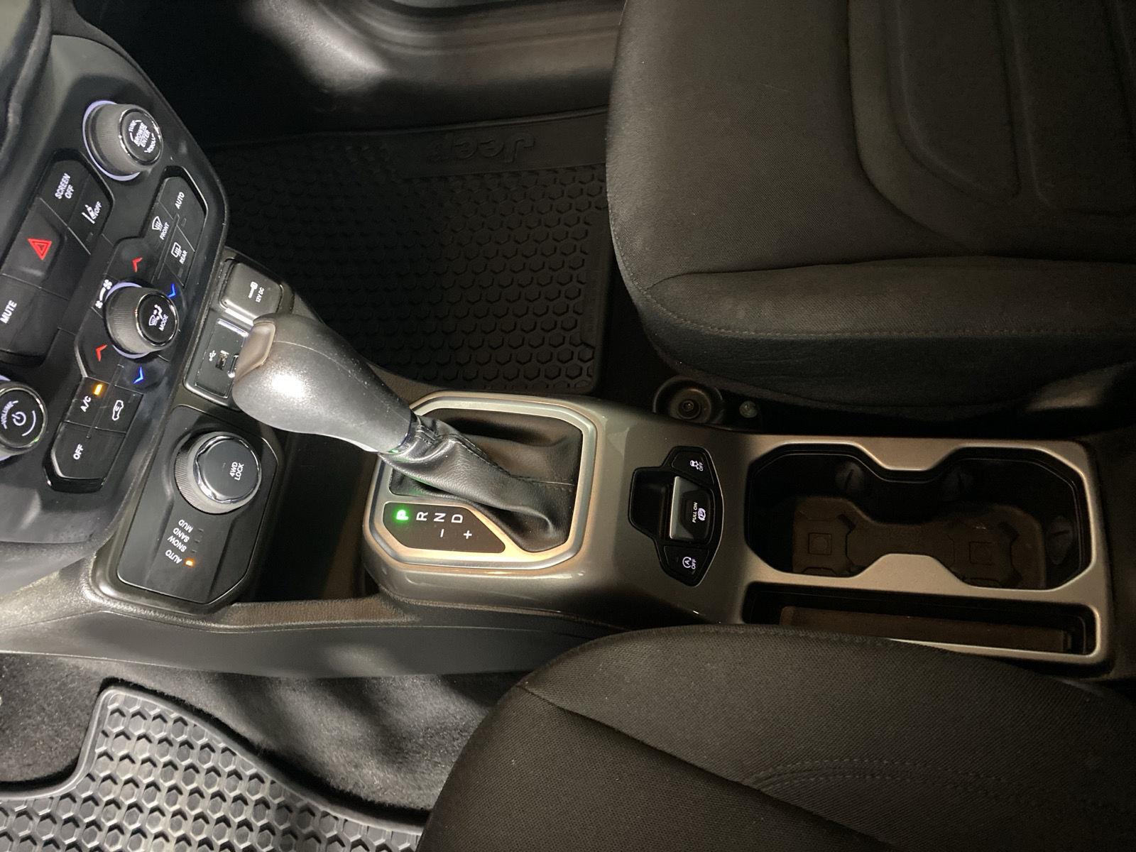Used 2022 Graphite Gray Jeep Latitude image 21